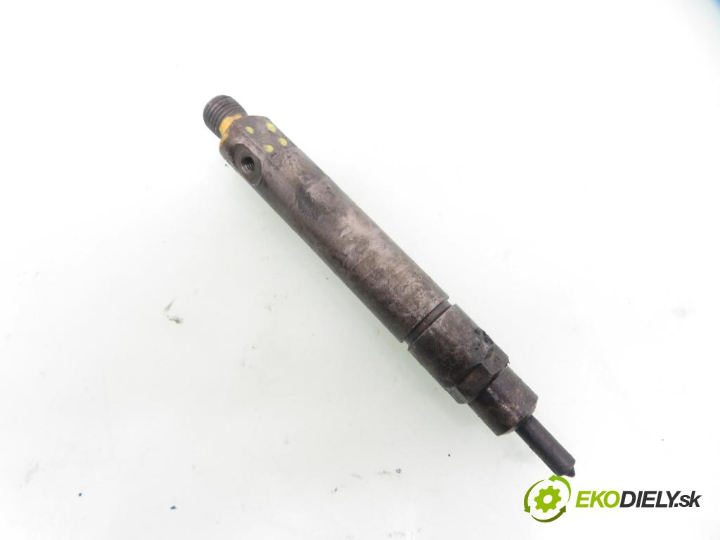 FIAT DUCATO (230_) FURGON 1998 90,00 2.8 TDi 122 - 8140.43 2800,00 vstrekovač 0432193666 (Vstrekovač paliva)