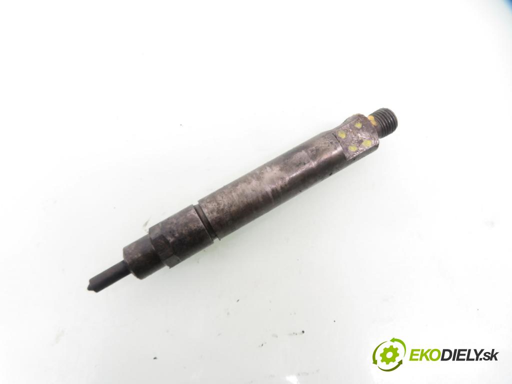 FIAT DUCATO (230_) FURGON 1998 90,00 2.8 TDi 122 - 8140.43 2800,00 vstrekovač 0432193666 (Vstrekovač paliva)