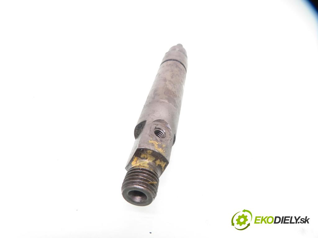 FIAT DUCATO (230_) FURGON 1998 90,00 2.8 TDi 122 - 8140.43 2800,00 vstrekovač 0432193666 (Vstrekovač paliva)