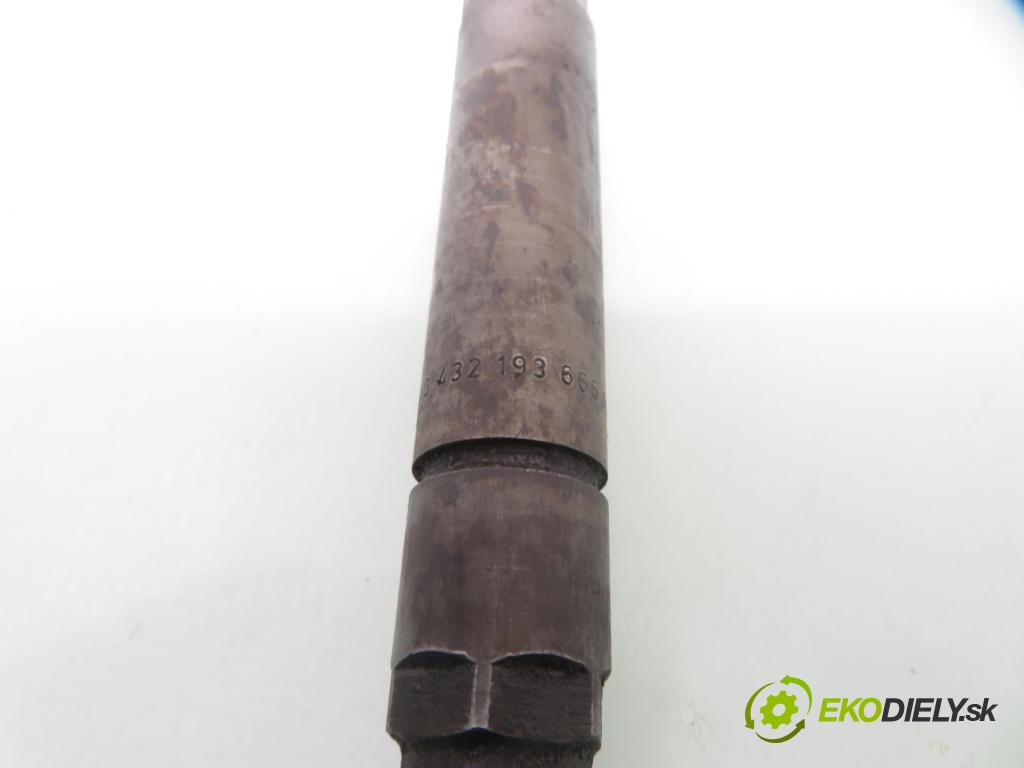 FIAT DUCATO (230_) FURGON 1998 90,00 2.8 TDi 122 - 8140.43 2800,00 vstrekovač 0432193666 (Vstrekovač paliva)