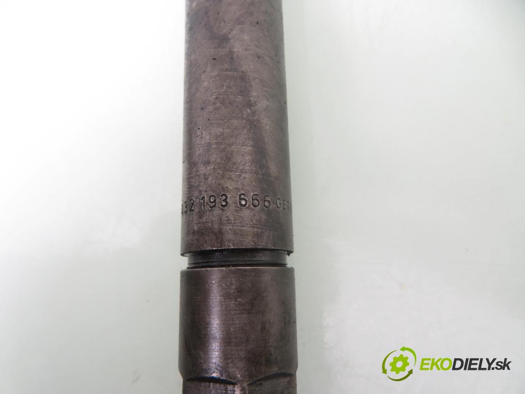 FIAT DUCATO (230_) FURGON 1998 90,00 2.8 TDi 122 - 8140.43 2800,00 vstrekovač 0432193666 (Vstrekovač paliva)