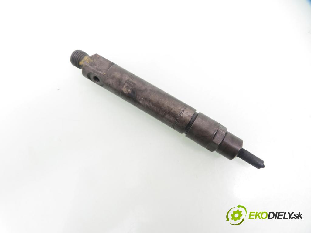 FIAT DUCATO (230_) FURGON 1998 90,00 2.8 TDi 122 - 8140.43 2800,00 vstrekovač 0432193666 (Vstrekovač paliva)