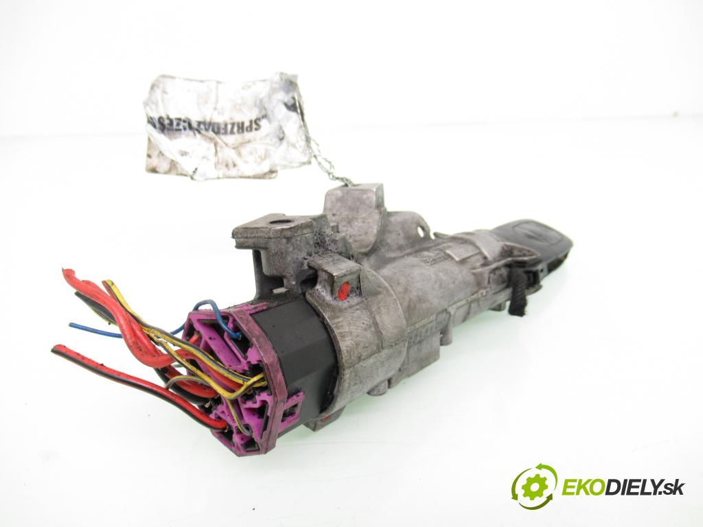 AUDI A4 (8E2, B6) SEDAN 2001 96,00 2.0 20V 130 - ALT 1984,00 spinačka 4B0905851C (Spínacia skrinka)