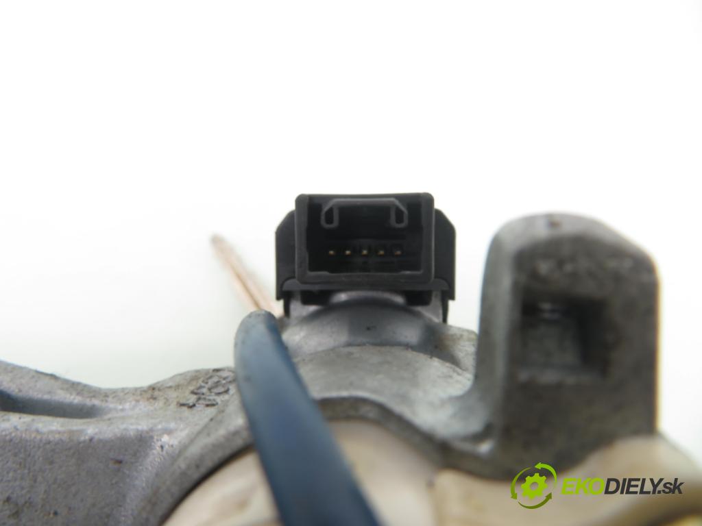 TOYOTA YARIS VERSO (_P2_) MINIVAN 2003 62,00 1.3 84 - 2NZ-FE 1299,00 spinačka 8978352020 ; 627727000 (Spínacia skrinka)