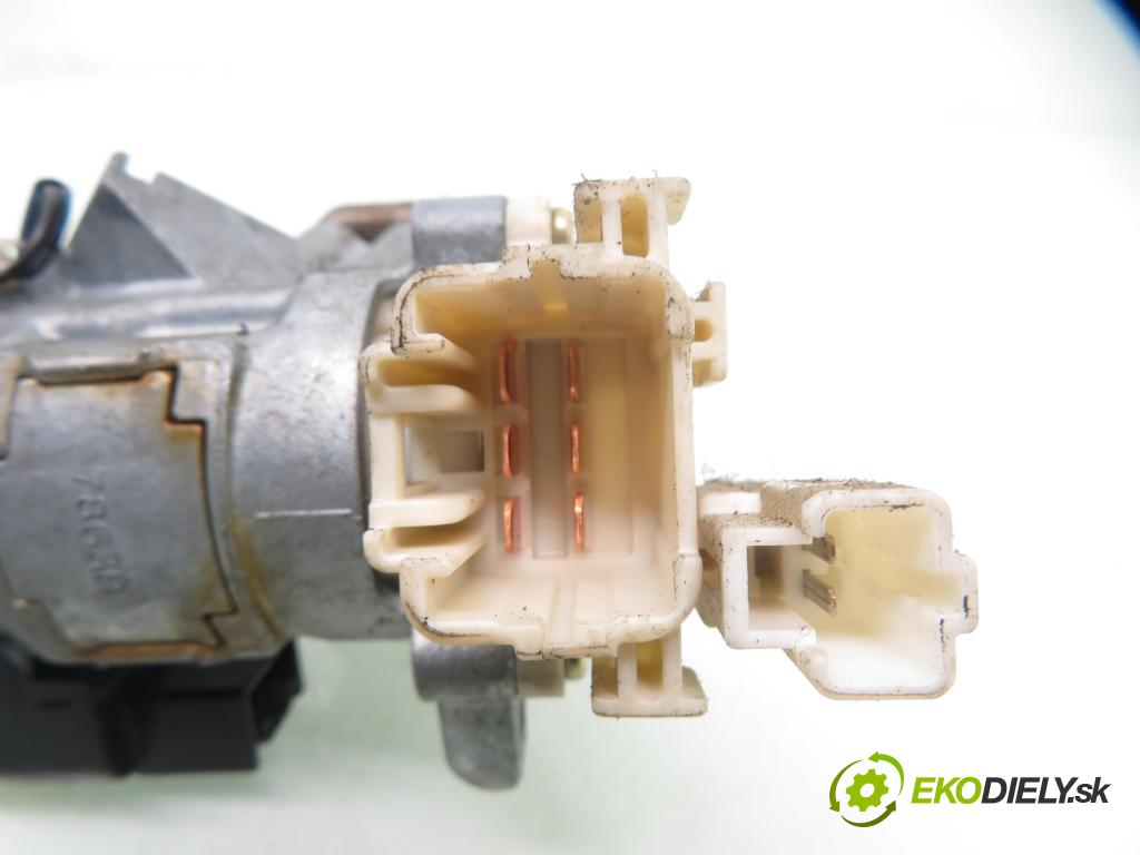 TOYOTA YARIS VERSO (_P2_) MINIVAN 2003 62,00 1.3 84 - 2NZ-FE 1299,00 spinačka 8978352020 ; 627727000 (Spínacia skrinka)