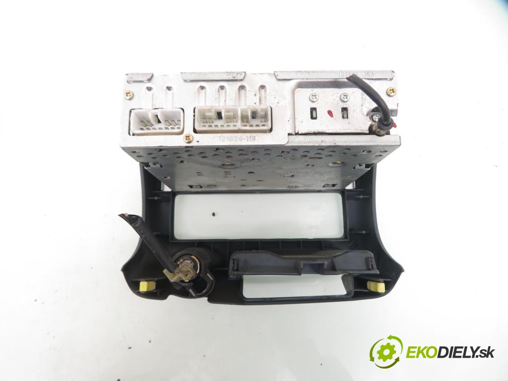 TOYOTA YARIS VERSO (_P2_) MINIVAN 2003 62,00 1.3 84 - 2NZ-FE 1299,00 RADIO Modul 8612052010