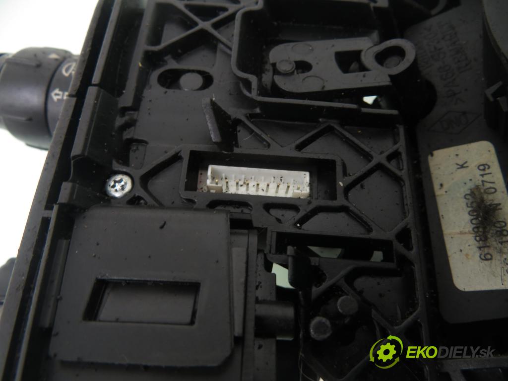 RENAULT SCENIC II (JM0/1_) MINIVAN 2006 63,00 1.5 dCi (JM1F) - K9K 724 1461,00 páčka/prepínač 8200511214