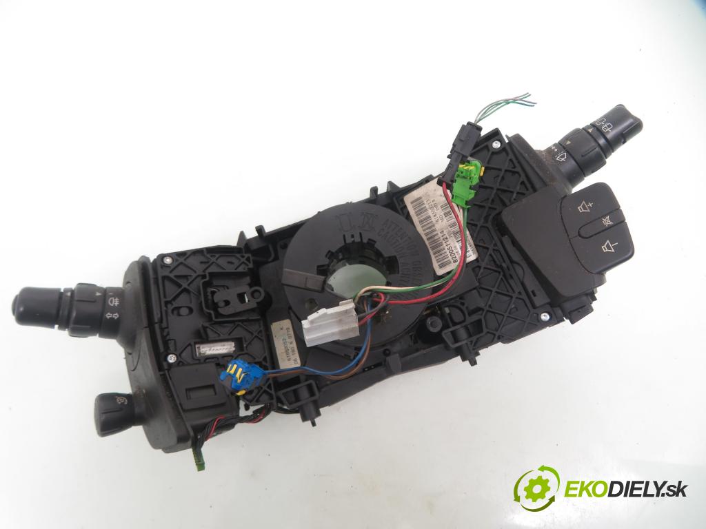 RENAULT SCENIC II (JM0/1_) MINIVAN 2006 63,00 1.5 dCi (JM1F) - K9K 724 1461,00 páčka/prepínač 8200511214