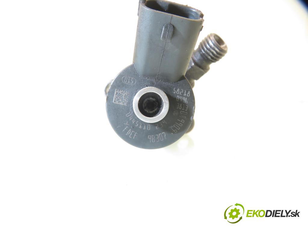 FORD FOCUS II (DA_, HCP) HB 2006 80,00 1.6 TDCi 109 - G8DA 1560,00 vstrekovač 0445110239 (Vstrekovač paliva)