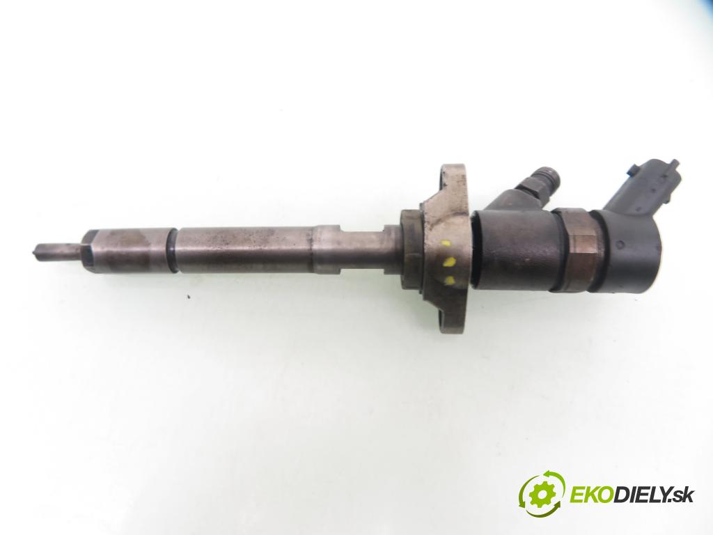 FORD FOCUS II (DA_, HCP) HB 2006 80,00 1.6 TDCi 109 - G8DA 1560,00 vstřikovač 0445110239 (Vstřikovač paliva)