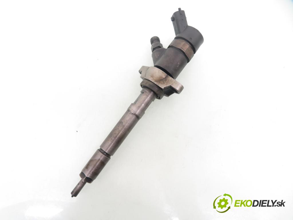 FORD FOCUS II (DA_, HCP) HB 2006 80,00 1.6 TDCi 109 - G8DA 1560,00 vstřikovač 0445110239 (Vstřikovač paliva)