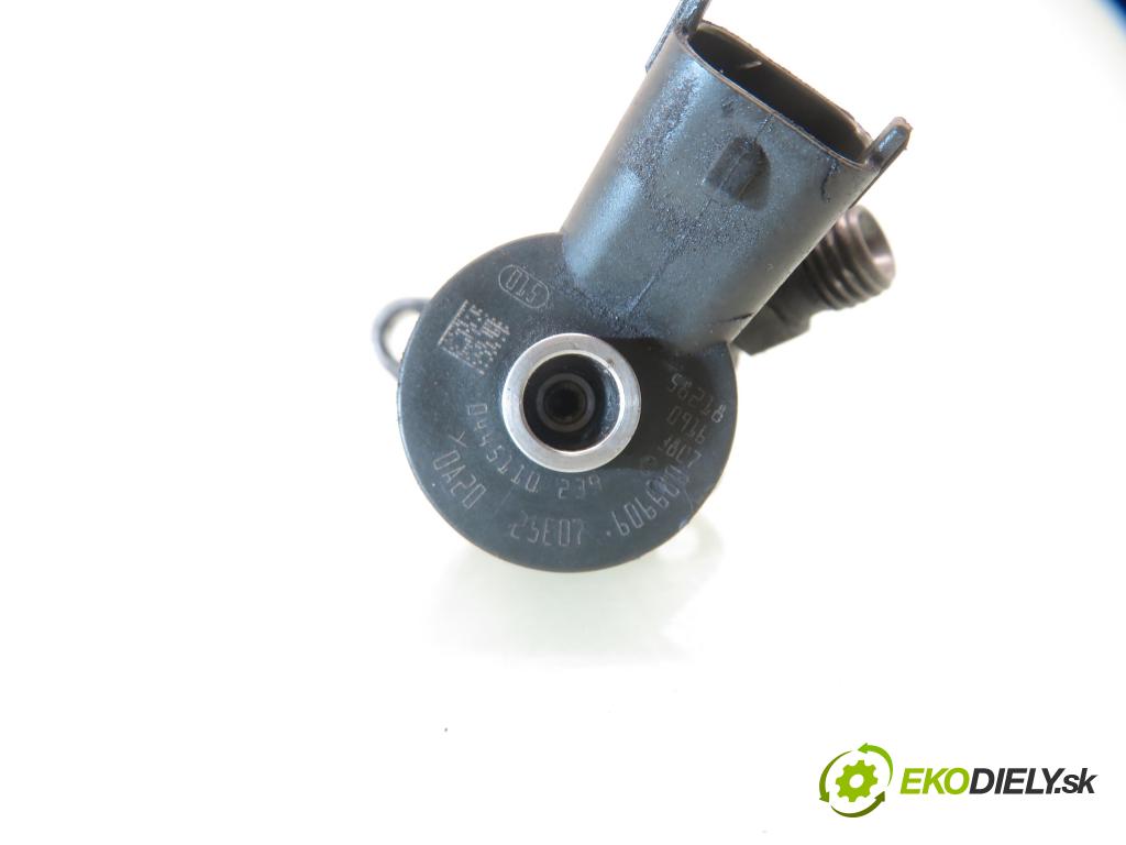 FORD FOCUS II (DA_, HCP) HB 2006 80,00 1.6 TDCi 109 - G8DA 1560,00 vstrekovač 0445110239 (Vstrekovač paliva)