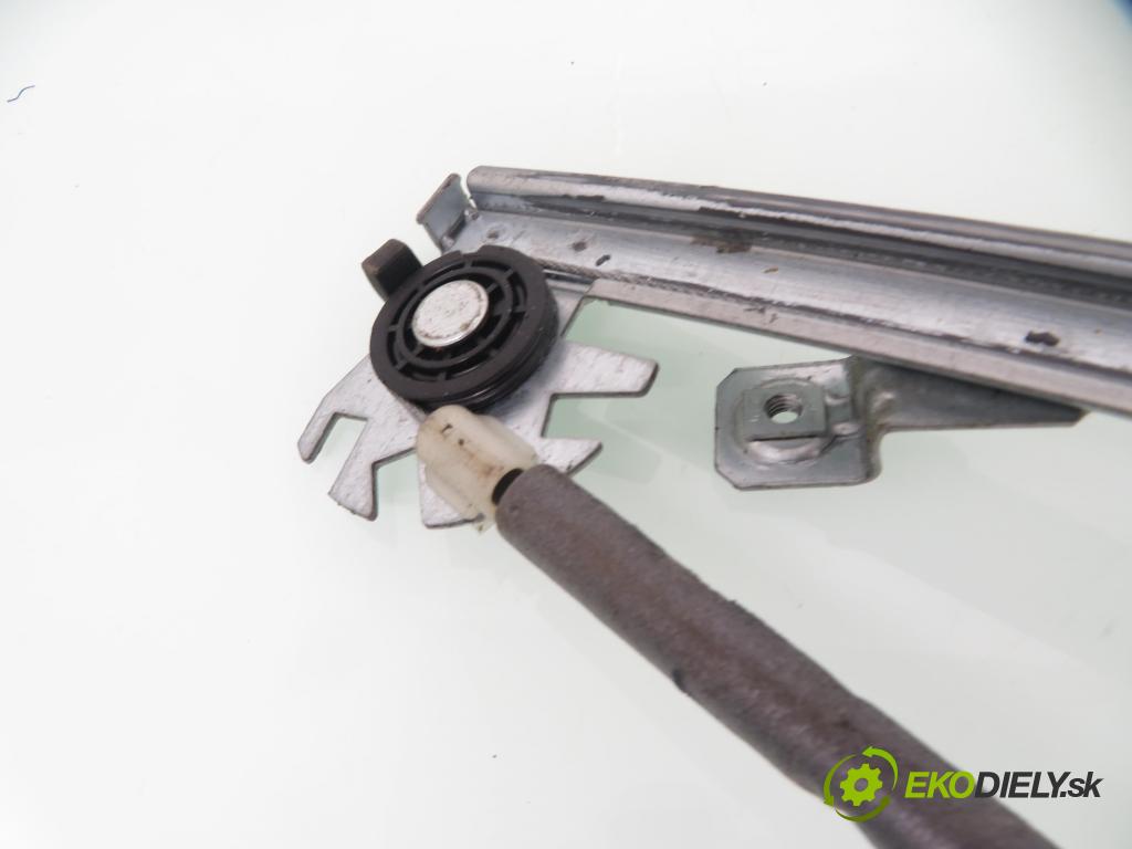 CHRYSLER VOYAGER IV (RG, RS) VAN 2007 128,00 3.3 - EGA 3301,00 Mechanizmus okien D239907