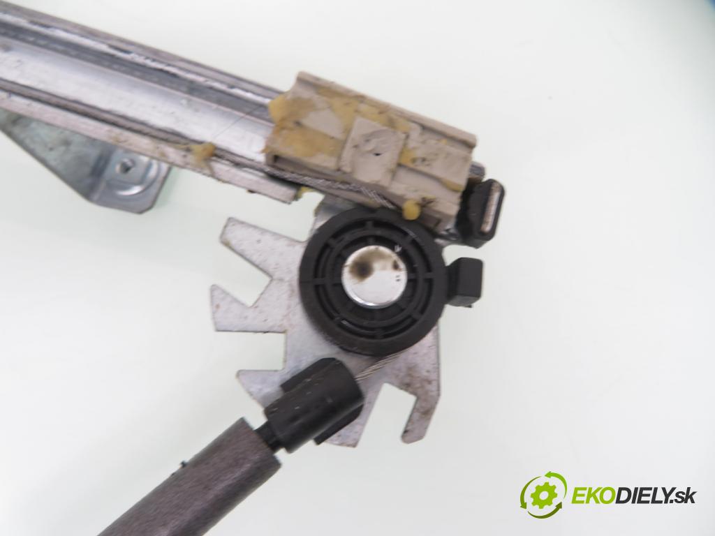 CHRYSLER VOYAGER IV (RG, RS) VAN 2007 128,00 3.3 - EGA 3301,00 Mechanizmus okien D239907