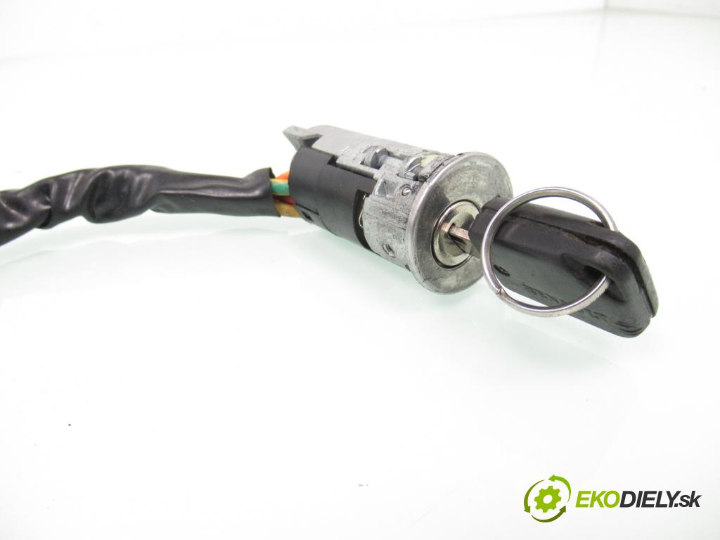 RENAULT LAGUNA I (B56_, 556_) LIFTBACK 1996 69,00 1.8 - F3P 674 1783,00 spínačka / imobilizéra IMMO / řídící jednotka S113717115 ; 7700102294 ; 7793297637