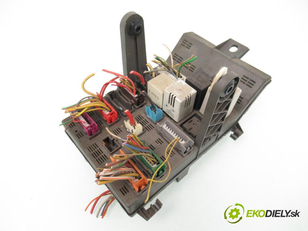 RENAULT LAGUNA I (B56_, 556_) LIFTBACK 1996 69,00 1.8 - F3P 674 1783,00 spínačka / imobilizéra IMMO / řídící jednotka S113717115 ; 7700102294 ; 7793297637