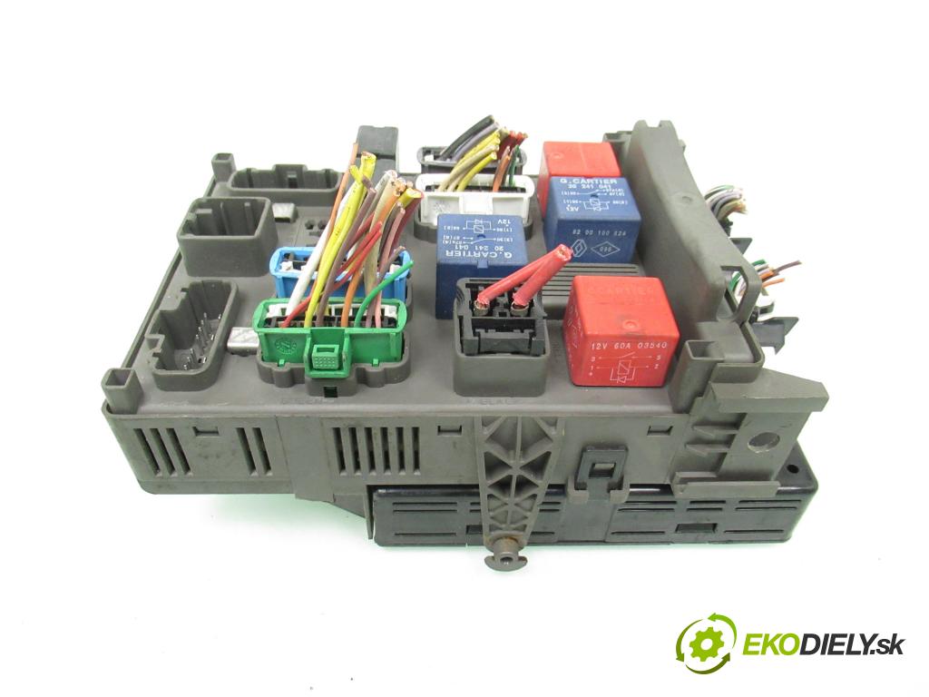 RENAULT LAGUNA II (BG0/1_) LIFTBACK 2001 79,00 1.6 16V (BG0A, BG0L) - K4M 714 1598,00 MODUL BSI 8200141163 ; 216543863H1 ; 8200148810