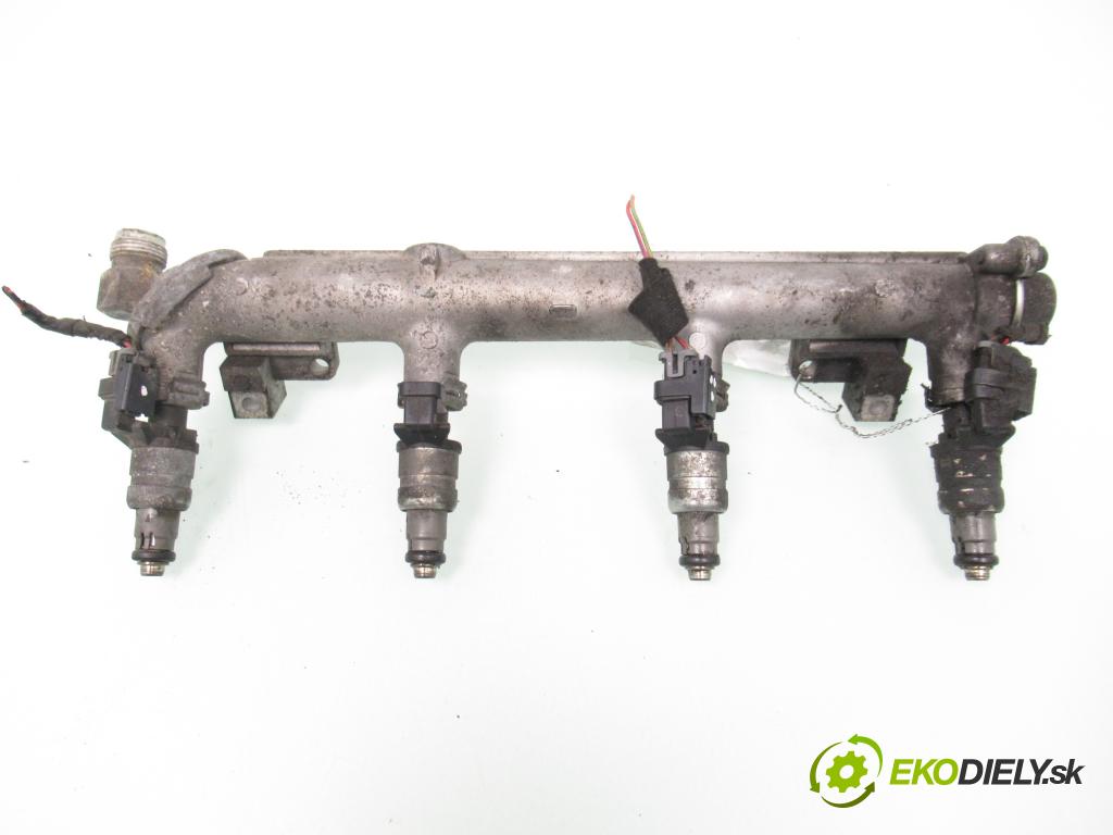 OPEL VECTRA C GTS (Z02) LIFTBACK 2003 108,00 2.2 16V - Z 22 SE 2198,00 Lišta vstrekovacia 12564446 (Vstrekovacia lišta)