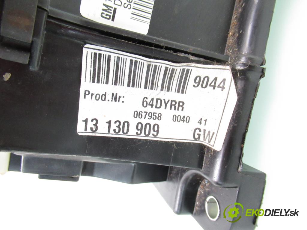 OPEL SIGNUM HB 2004 155,00 3.2 V6 - Z 32 SE 3175,00 ZVEDÁK: 13130909GW