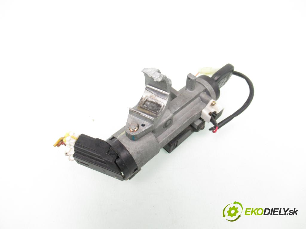 CHEVROLET LACETTI (J200) HB 2006 70,00 1.4 16V - F14D3 1399,00 spinačka 96456677 ; 5218101000 (Spínacia skrinka)