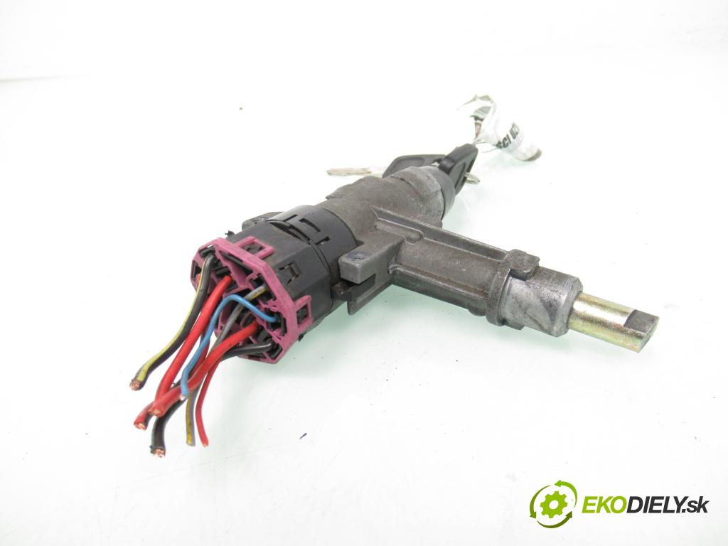 AUDI 80 (8C, B4) SEDAN 1992 55,00 1.9 TD - AAZ 1896,00 spinačka 893905851D (Spínacia skrinka)