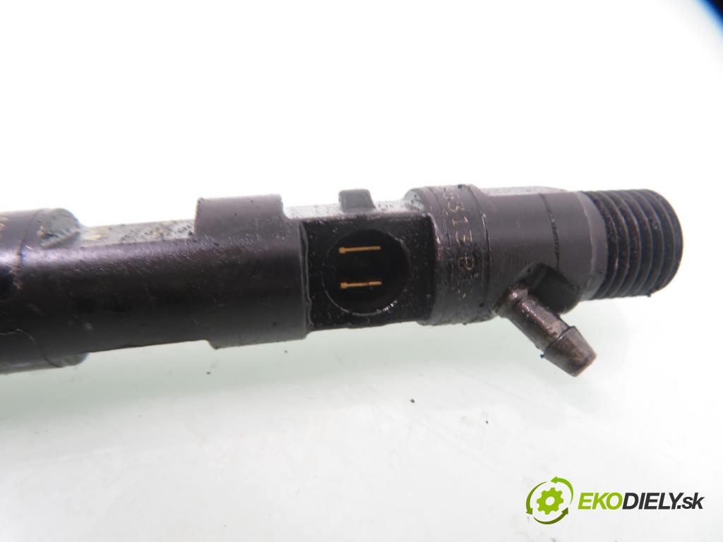 RENAULT KANGOO (KC0/1_) KOMBIVAN 2006 60,00 1.5 dCi 80 - K9K 702 1461,00 vstrekovač 8200240244 ; 8200049876 ; EJBR02101Z (Vstrekovač paliva)