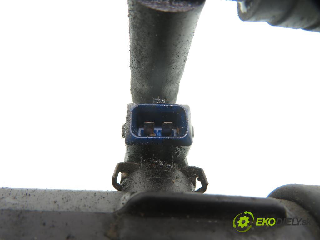 SKODA OCTAVIA I (1U2) SEDAN 2001 85,00 2.0  8V 116 - AQY 1984,00 lišta vstřikovací 037133317AK ; 028015579 (Vstřikovací lišta)