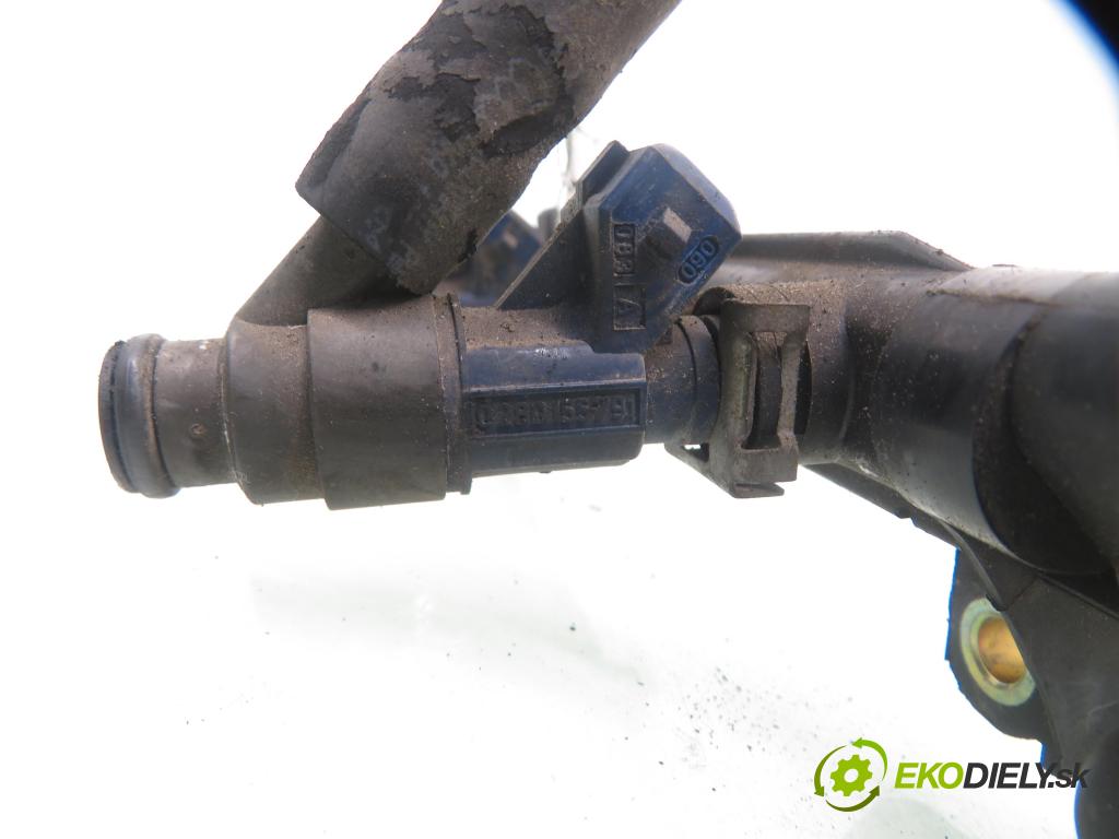 SKODA OCTAVIA I (1U2) SEDAN 2001 85,00 2.0  8V 116 - AQY 1984,00 Lišta vstrekovacia 037133317AK ; 028015579 (Vstrekovacia lišta)