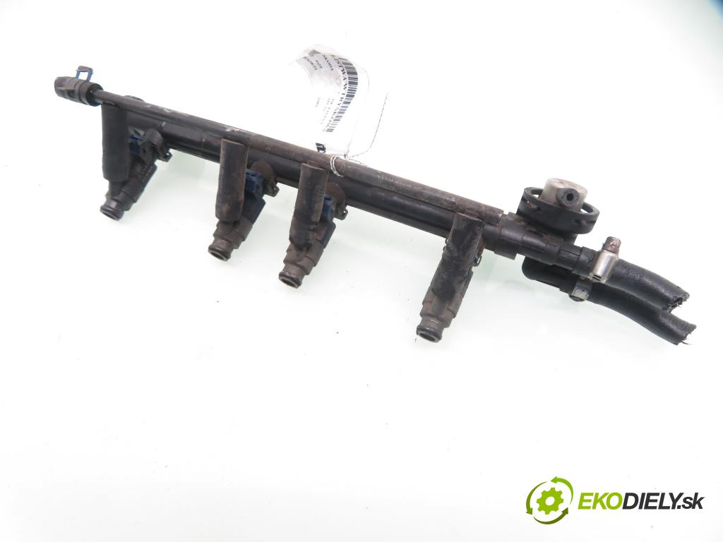 SKODA OCTAVIA I (1U2) SEDAN 2001 85,00 2.0  8V 116 - AQY 1984,00 Lišta vstrekovacia 037133317AK ; 028015579 (Vstrekovacia lišta)