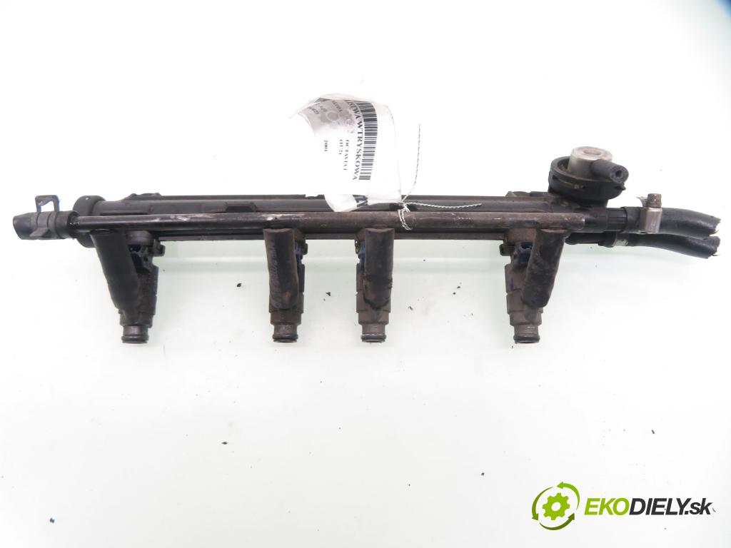 SKODA OCTAVIA I (1U2) SEDAN 2001 85,00 2.0  8V 116 - AQY 1984,00 Lišta vstrekovacia 037133317AK ; 028015579 (Vstrekovacia lišta)