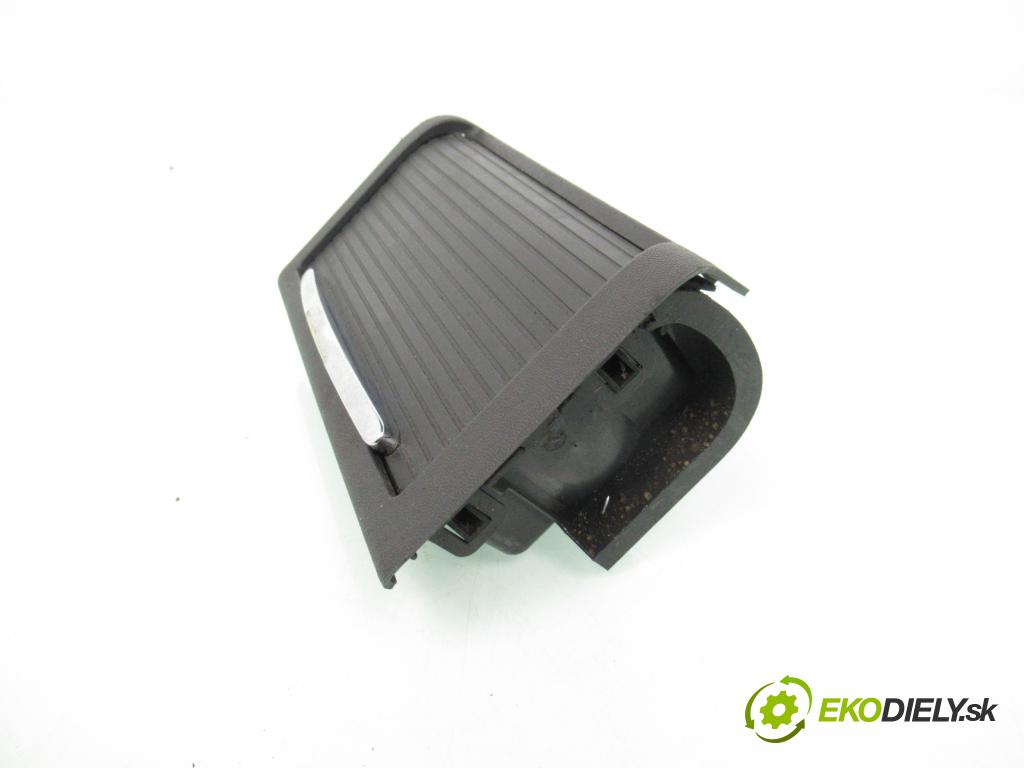 OPEL VECTRA C GTS (Z02) LIFTBACK 2003 90,00 1.8 16V 122 - Z 18 XE 1796,00 držák na nápoje 24423418 (Držák nápojů)