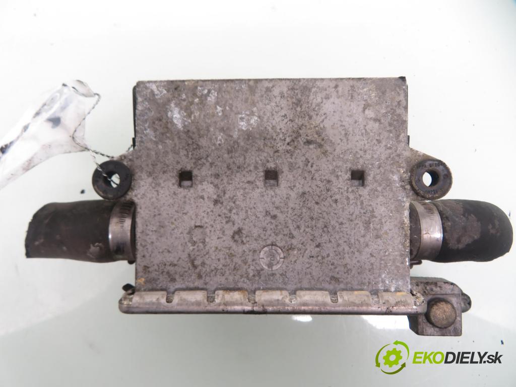 BMW 3 (E46) SEDAN 2002 110,00 320 d 150 - M47 D20 (204D4) 1995,00 vody 64126904668 ; W1E21M ; 02T050 (Ohřívání, ventilace)