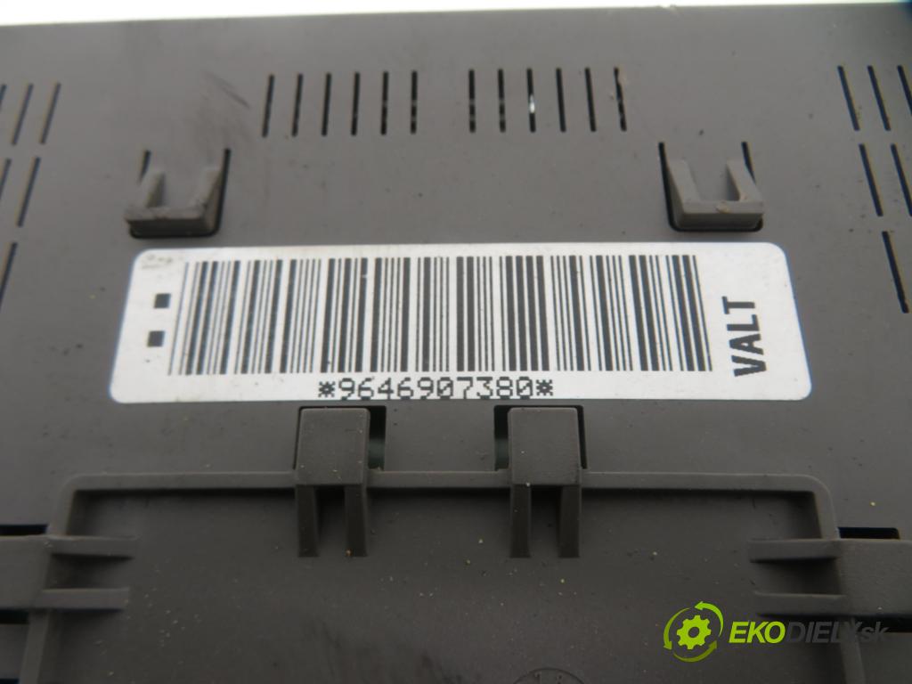 CITROEN C8 (EA_, EB_) VAN 2005 94,00 2.2 HDi - 4HW (DW12TED4) 2179,00 MODUL BSI 9646907380