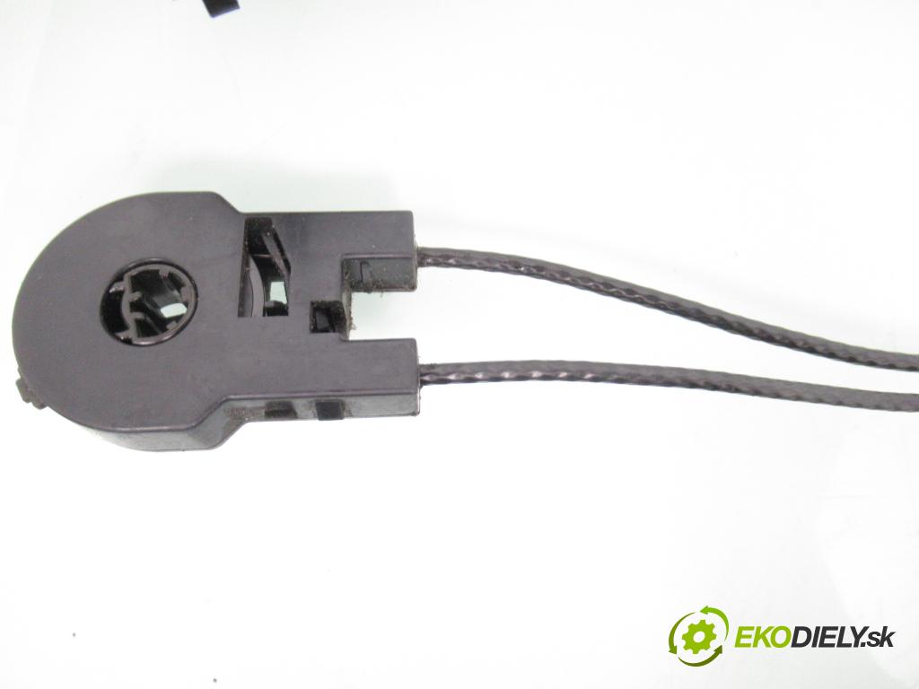 FORD FOCUS Turnier (DNW) KOMBI 2000 74,00 1.6 16V - FYDC 1596,00 Lanko panel kúrenia 98AB11504AG