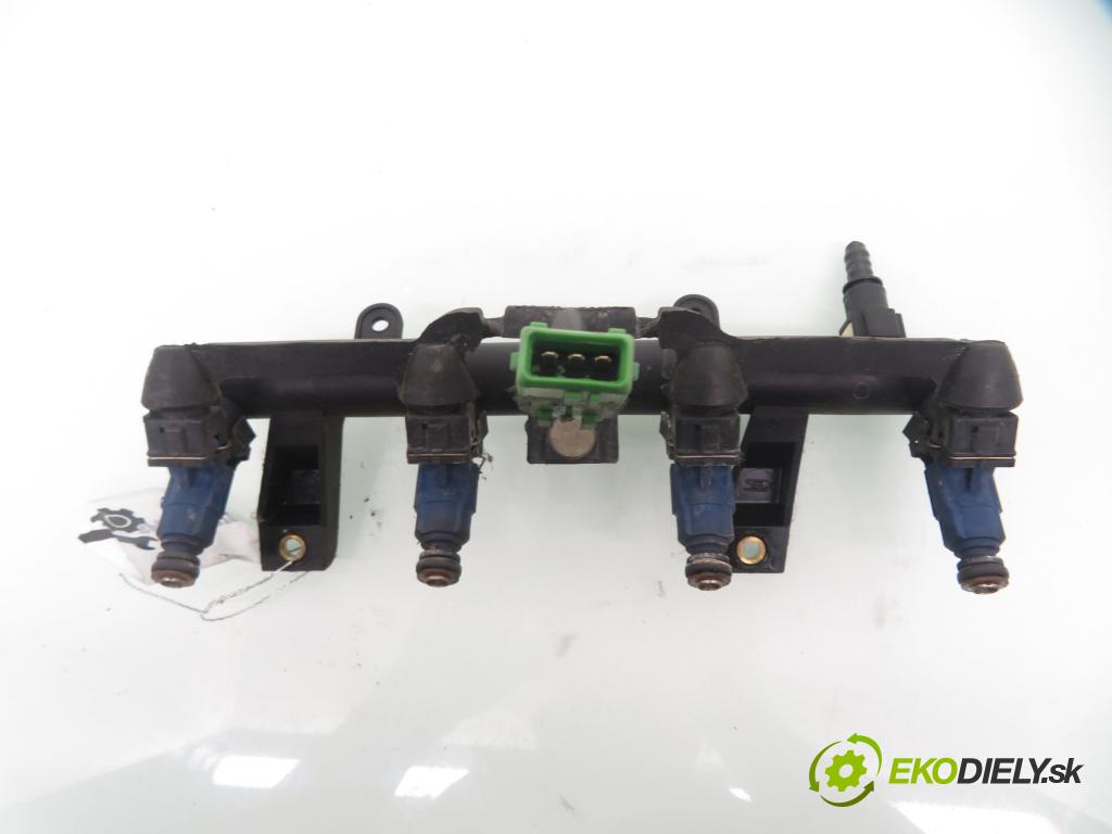 PEUGEOT 306 liftback (7A, 7C, N3, N5) SEDAN 1999 65,00 1.6 - NFZ (TU5JP) 1587,00 Lišta vstrekovacia 9625194080C ; 0280155794 (Vstrekovacia lišta)