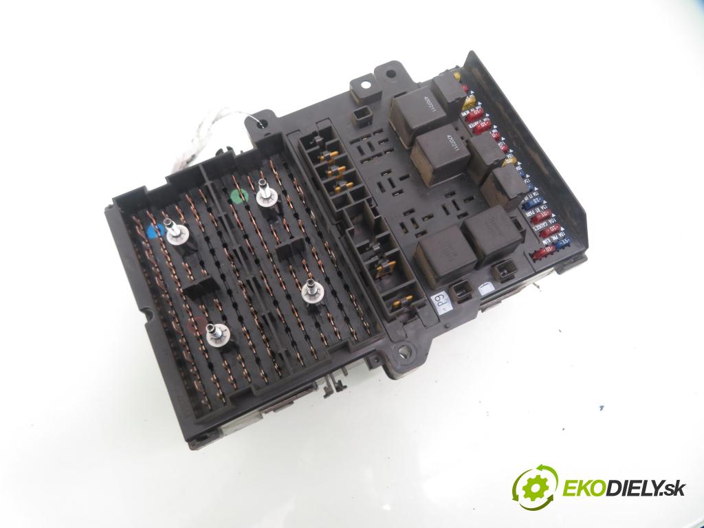 CHRYSLER VOYAGER / GRAND VOYAGER III (GS) VAN 2000 85,00 2.5 TD - ENC 2499,00 MODUL BSI P04686502AE ; P04707996AF ; TBQJ293910085