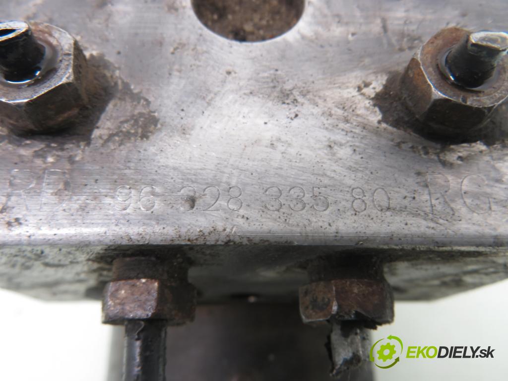 PEUGEOT 607 (9D, 9U) SEDAN 2002 152,00 3.0 V6 24V - XFX (ES9J4S) 2946,00 Pumpa ABS 9632833580 ; 0265202418 (Pumpa ABS)