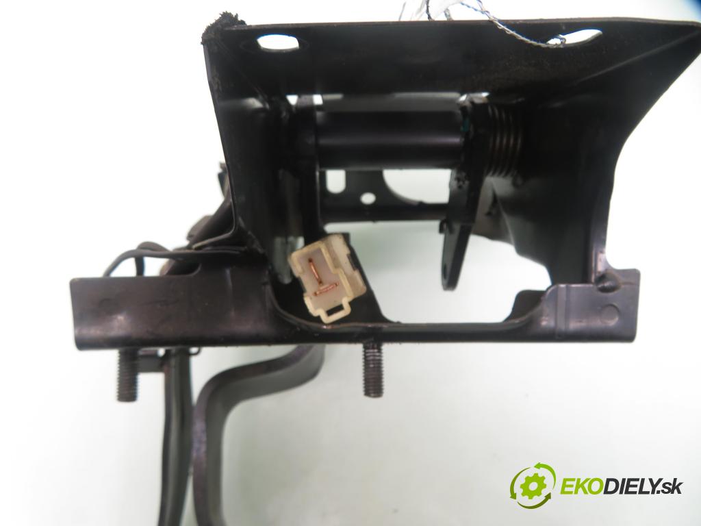 DAEWOO TICO (KLY3) HB 1997 35,00 0.8 48 - F8C 796,00 PEDALY: