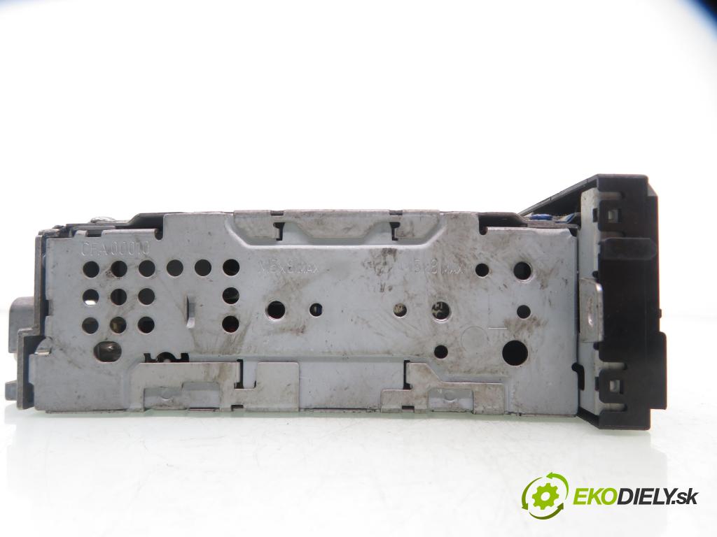 TOYOTA YARIS (_P1_) HB 2000 63,00 1.3 VVTi 86 - 2NZ-FE 1299,00 RADIO CD 861200D140