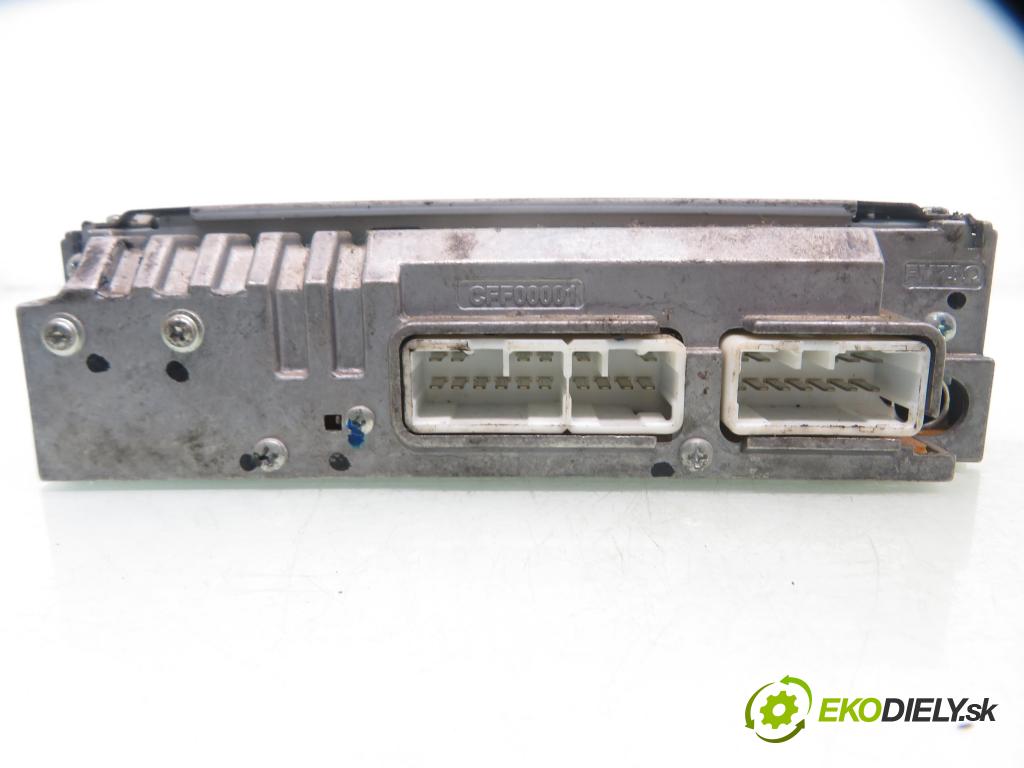 TOYOTA YARIS (_P1_) HB 2000 63,00 1.3 VVTi 86 - 2NZ-FE 1299,00 RADIO CD 861200D140