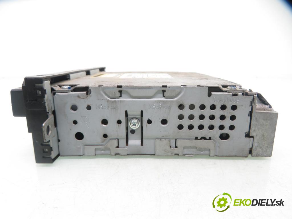TOYOTA YARIS (_P1_) HB 2000 63,00 1.3 VVTi 86 - 2NZ-FE 1299,00 RADIO CD 861200D140