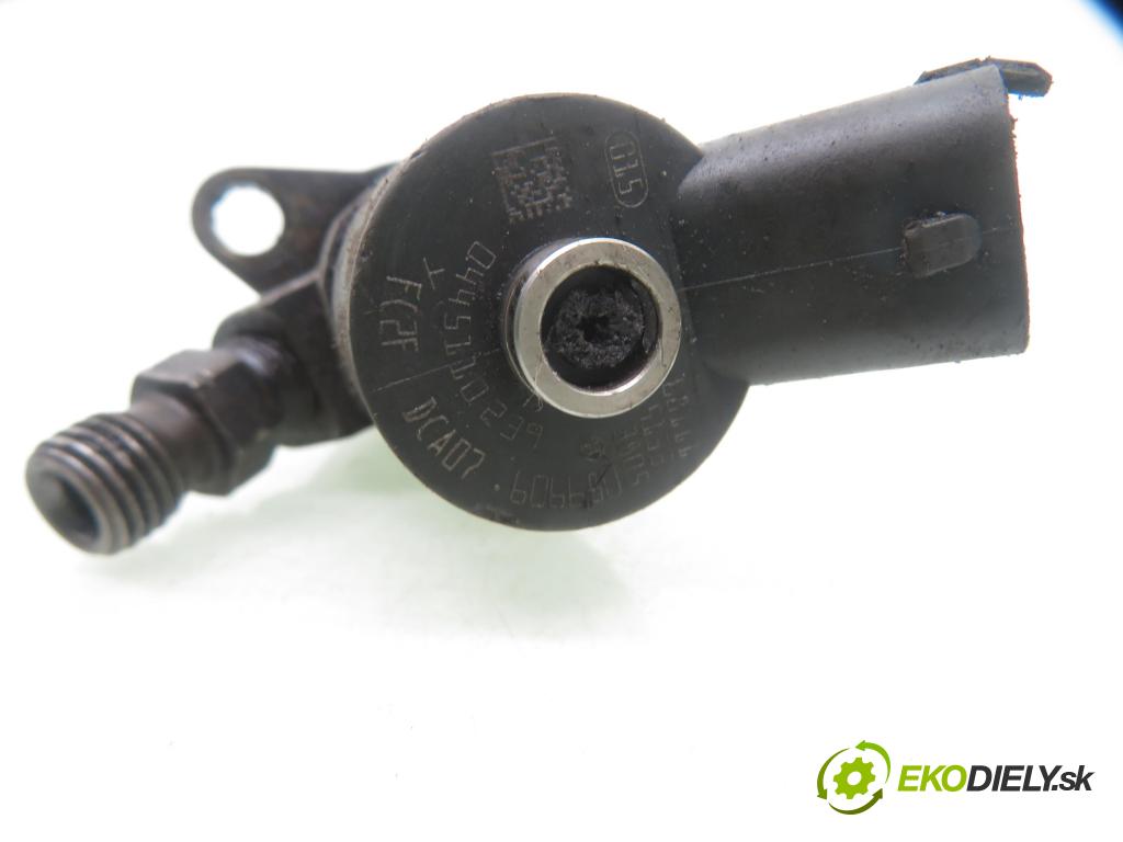 FORD FOCUS II (DA_, HCP) HB 2006 66,00 1.6 TDCi 90 - HHDA 1560,00 vstrekovač 0445110239 (Vstrekovač paliva)