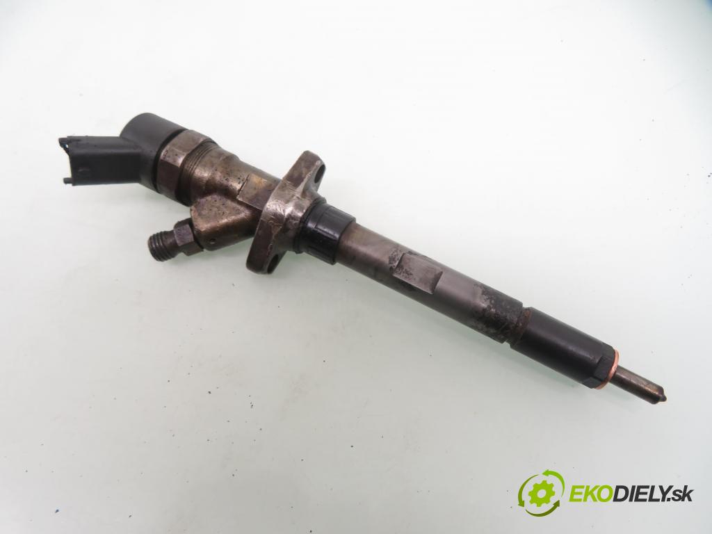 PEUGEOT 607 (9D, 9U) SEDAN 2001 98,00 2.2 HDI - 4HX (DW12TED4/FAP) 2179,00 vstrekovač 0445110036 ; 9637277980 (Vstrekovač paliva)