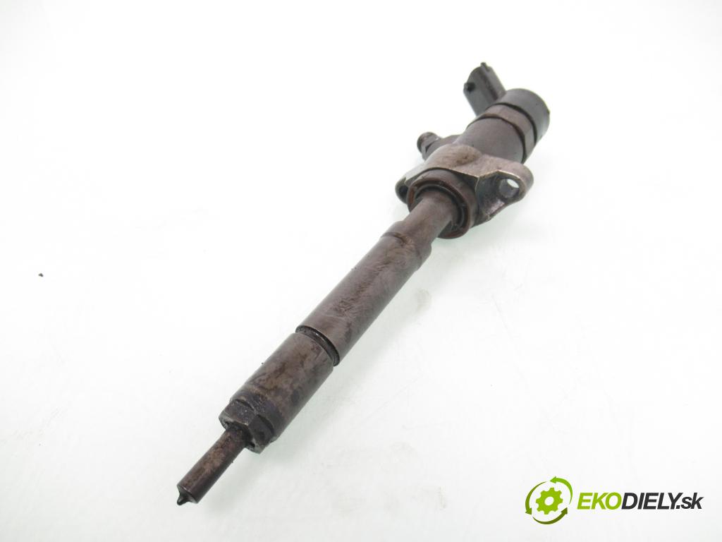 FORD FOCUS II (DA_, HCP) HB 2006 80,00 1.6 TDCi 109 - G8DA 1560,00 vstrekovač 0445110188 (Vstrekovač paliva)