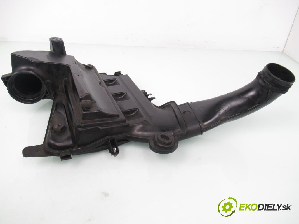 RENAULT SCENIC I (JA0/1_) MINIVAN 2002 75,00 1.9 dCi 102 - F9Q 732 1870,00 Obal filtra vzduchu H7700114532 ; 8200065768 (Obal vzduchového filtra)