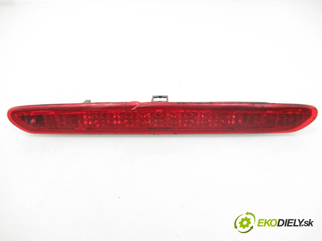 FIAT GRANDE PUNTO (199_) HB 2006 66,00 1.3 D Multijet 90 - 199 A3.000 1248,00 svetlo bŕzd 2122000407