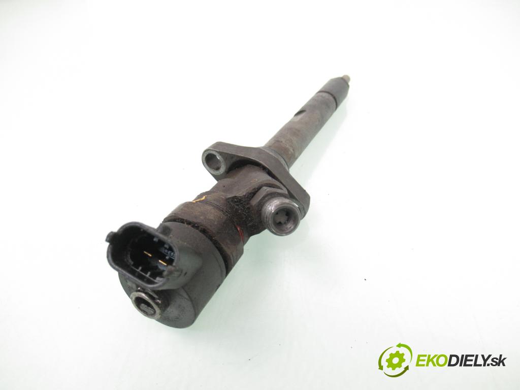 CITROEN C8 (EA_, EB_) VAN 2005 94,00 2.2 HDi - 4HW (DW12TED4) 2179,00 vstrekovač 0445110057 ; 9638488980 (Vstrekovač paliva)