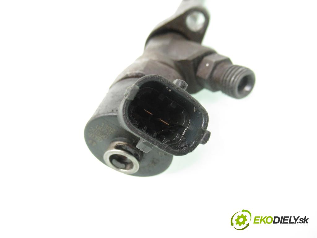 CITROEN C8 (EA_, EB_) VAN 2005 94,00 2.2 HDi - 4HW (DW12TED4) 2179,00 vstrekovač 0445110036 ; 9637277980 (Vstrekovač paliva)