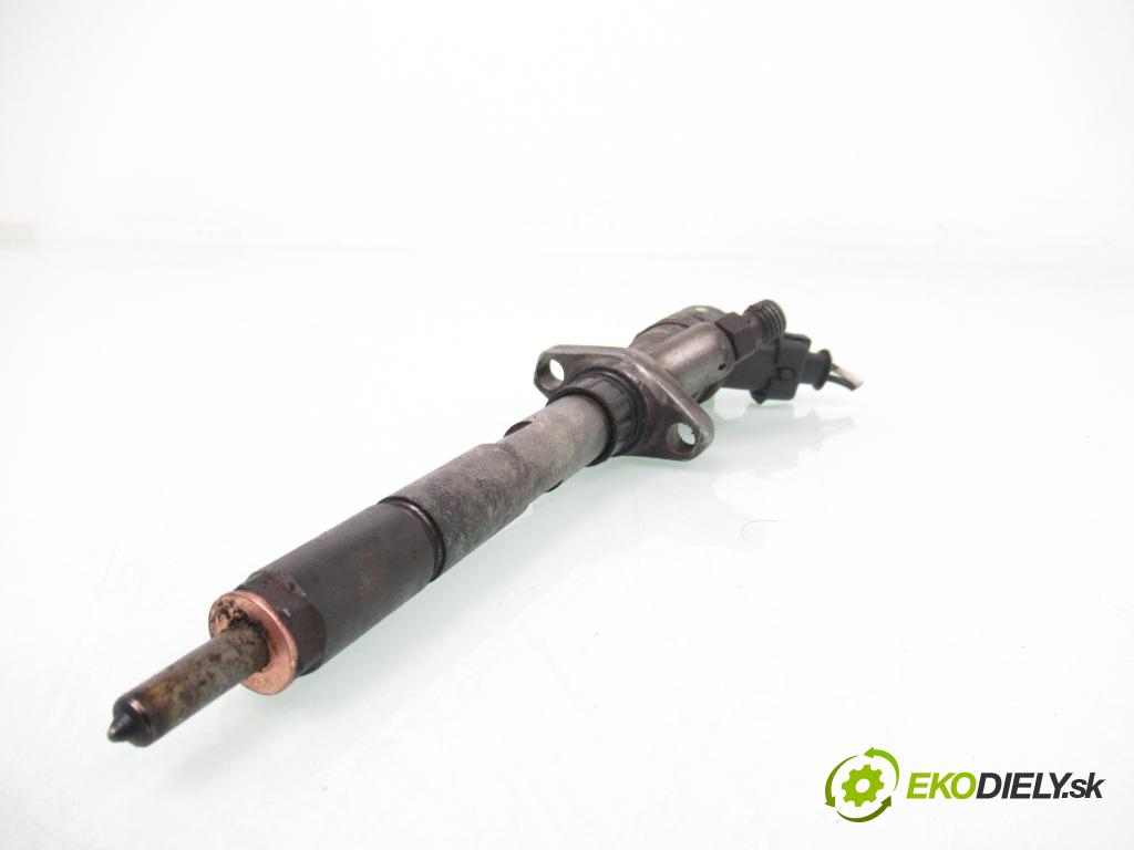 CITROEN C8 (EA_, EB_) VAN 2005 94,00 2.2 HDi - 4HW (DW12TED4) 2179,00 vstrekovač 0445110036 ; 9637277980 (Vstrekovač paliva)