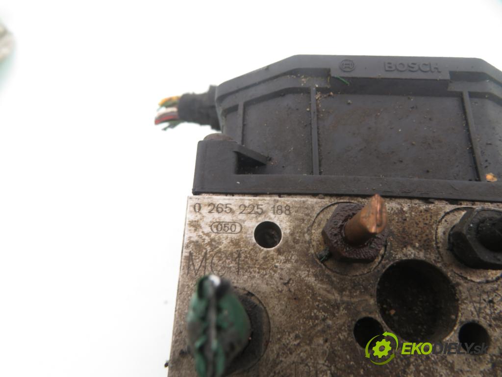 PEUGEOT 307 (3A/C) HB 2004 66,00 2.0 HDi 90 - RHY (DW10TD) 1997,00 Pumpa ABS 0265950084 ; 0265225188 ; 96484353 (Pumpa ABS)